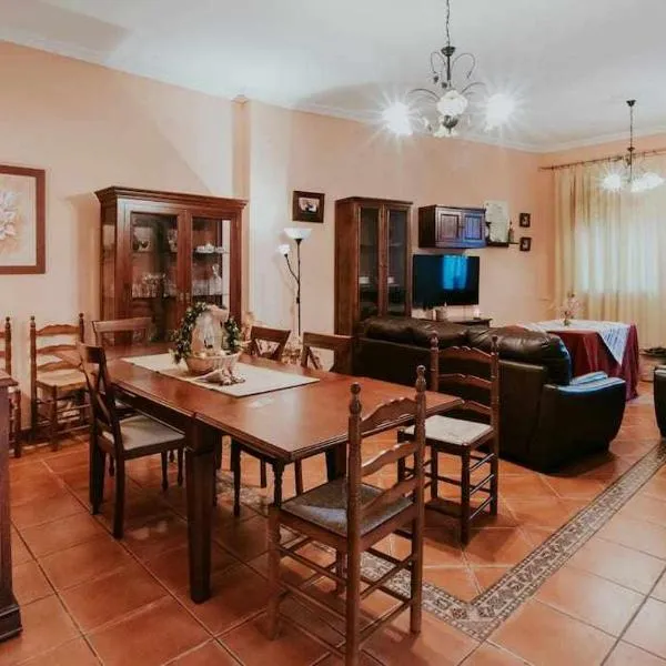 Casa rural con jacuzzi, sauna, barbacoa y barra，位于Cabeza la Vaca的酒店