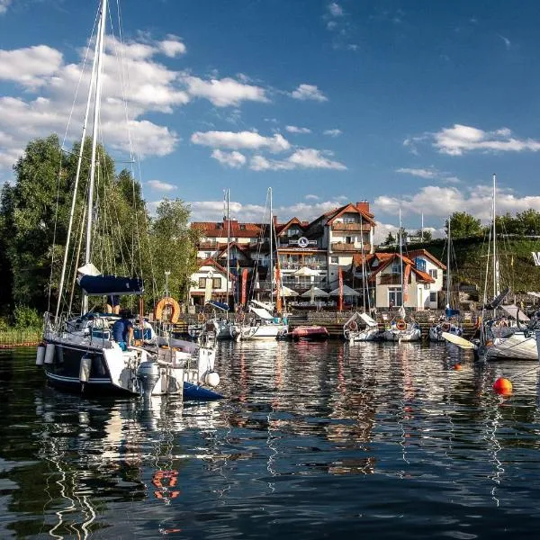 Marina Śniardwy Resort，位于Tuchlin的酒店