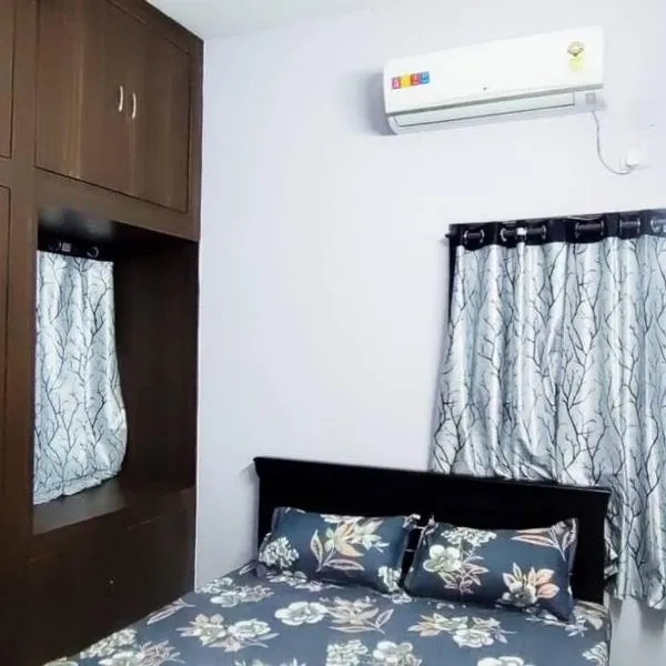 Servostay 2 BHK Home in KPHB in Prime Location，位于Lingampalli的酒店