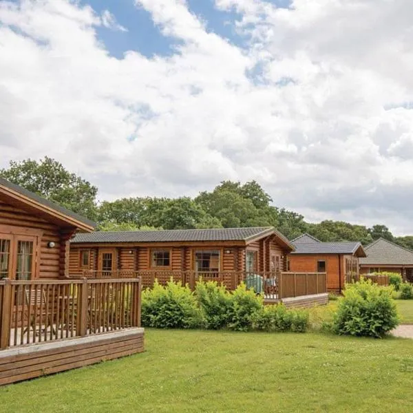 Langmere Lakes Lodges，位于Happisburgh的酒店