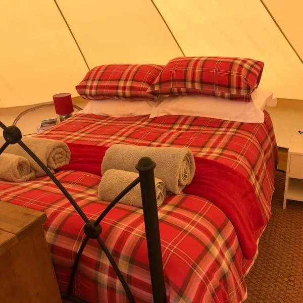 Cox Hill Glamping Benson，位于特鲁罗的酒店