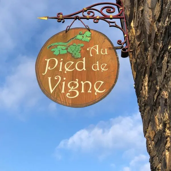 Appart Hotel Au Pied de Vigne，位于Le Verat的酒店