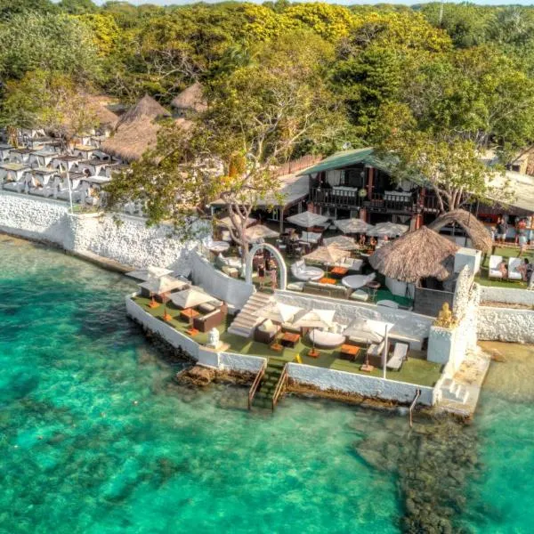 Bora Bora Beach Club & Hotel，位于Isla Pavitos的酒店