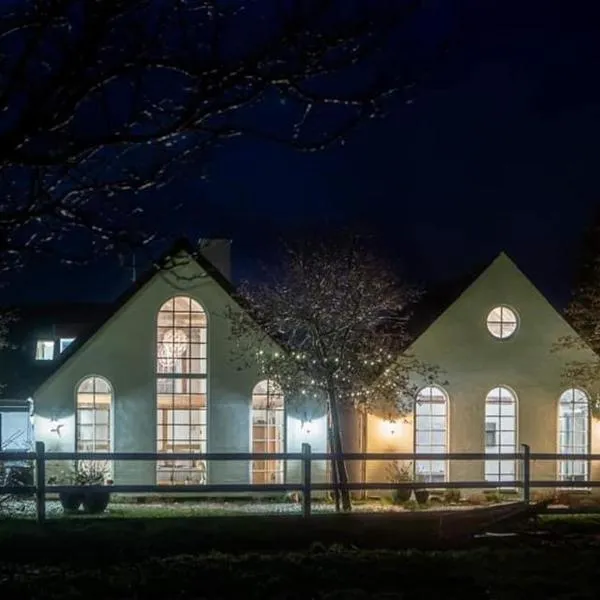 特洛加尔德乡村民宿，位于Strøby Ladeplads的酒店