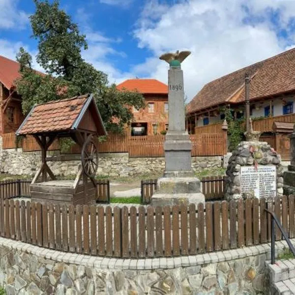 Székelyföld,Siklódi Kő Vendégház Szénatároló，位于Bartoştana的酒店