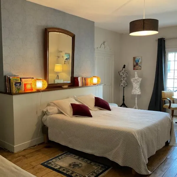 Ainsi de Suites - Chambres & table d'hôtes - Spa & massages，位于Reugny的酒店