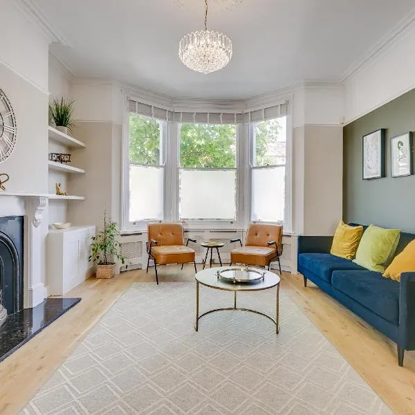 Boutique Victorian 4 Bed House with Garden in Balham，位于Catford的酒店