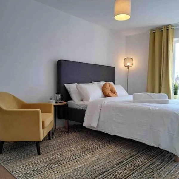 Luxury Large Beds in West Thurrock 3 bathrooms 1 en suite Netflix Free Parking，位于格雷斯瑟罗克的酒店