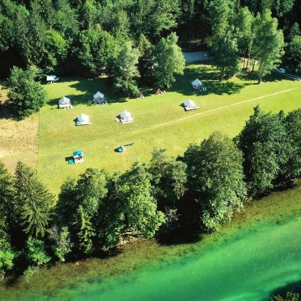 ECO River Camp，位于Železniki的酒店