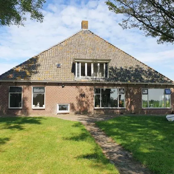 Akkerhorst boerderij Lollum in Friesland.，位于沃尔克姆的酒店