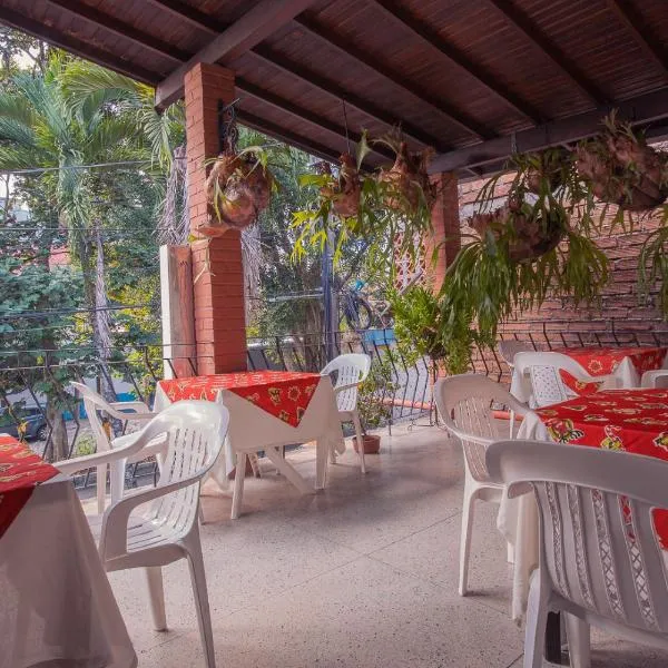 Hotel Palma De Sevilla Medellin，位于麦德林的酒店