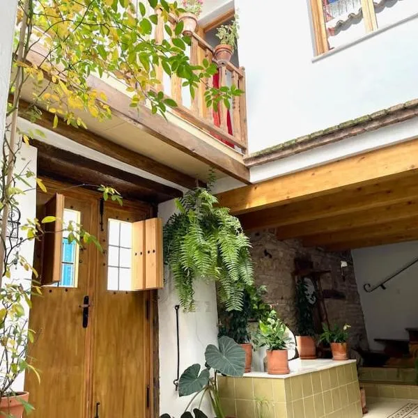 Apartamento en Casa Patio "Pan y Conejo"，位于科尔多瓦的酒店