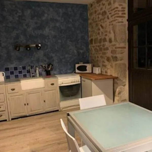 Appartement 2 à 3 personnes，位于Pionsat的酒店
