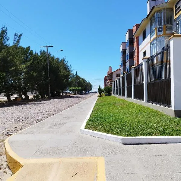 Apartamento no condomínio Mediterranée- 3 quadras do mar- 1 dormitório em Capão Novo，位于卡庞达卡诺阿的酒店