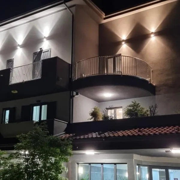 奥罗拉公寓酒店，位于帕代诺杜尼亚诺的酒店