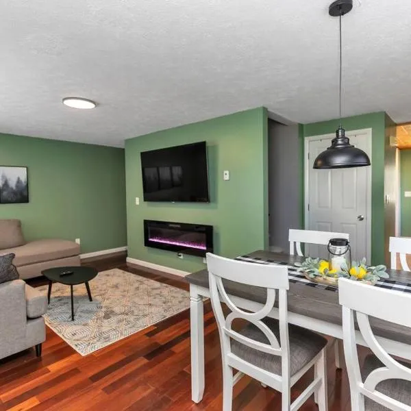 *NEW* Beautiful 3 floor Townhome with Sauna，位于曼切斯特的酒店