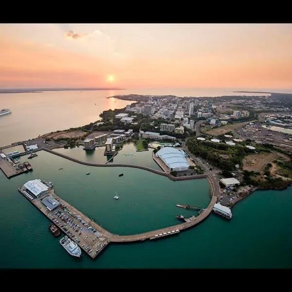 One-bed apartment at Darwin Waterfront Precinct，位于Nightcliff的酒店