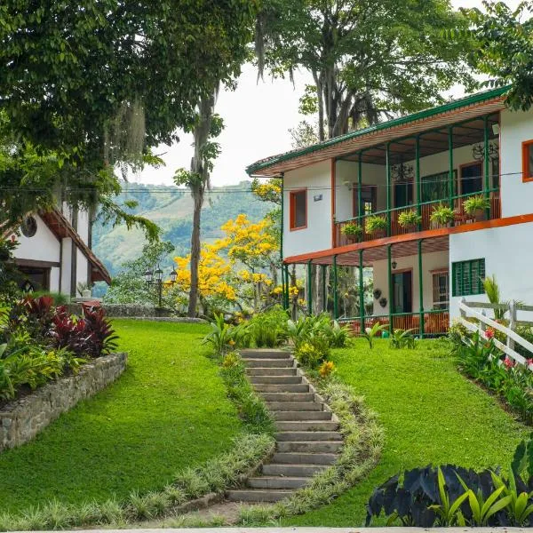 Hacienda Charrascal Coffe Farm，位于马尼萨莱斯的酒店