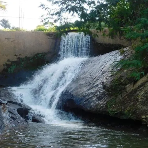 Pousada Rural e Pesqueiro Chalé da serra，位于Sao Sebastiao do Monte Verde的酒店