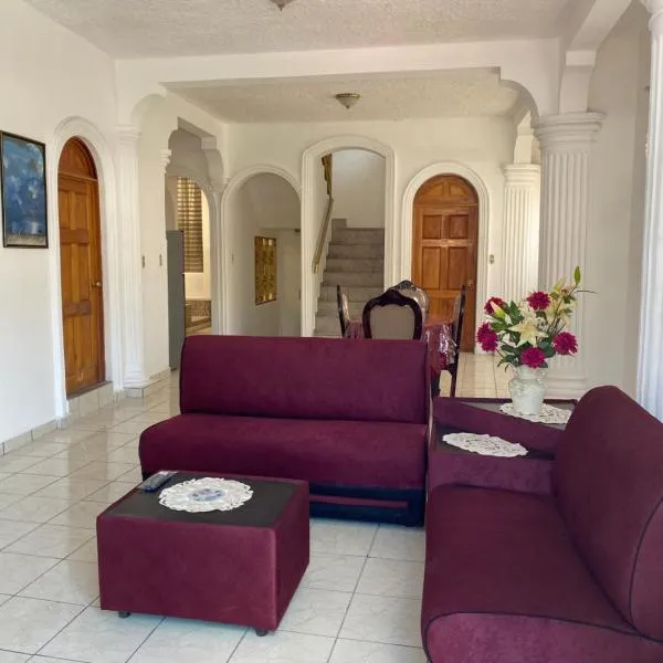 Casa en el Centro de Ilobasco，位于La Paz的酒店