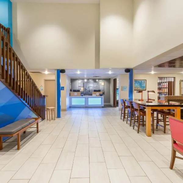 Holiday Inn Express Vermilion by IHG，位于Vermilion的酒店