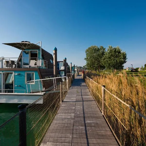 Marina Azzurra Resort，位于利尼亚诺萨比亚多罗的酒店