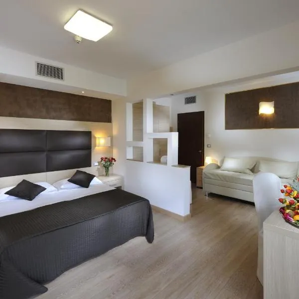 爱神酒店，位于利尼亚诺萨比亚多罗的酒店