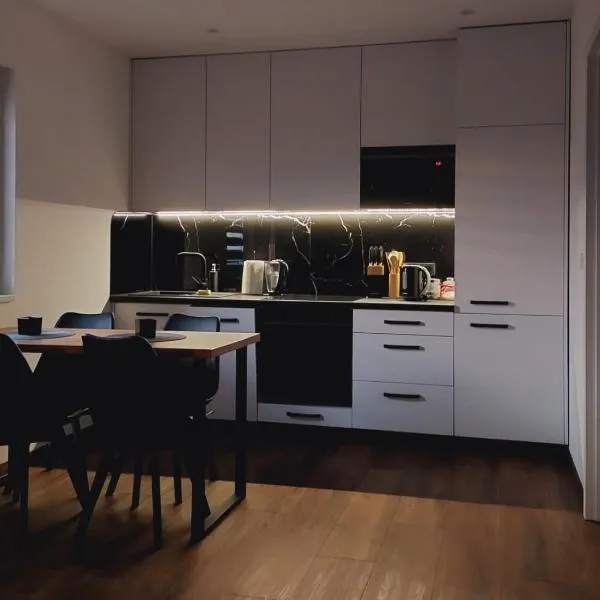 Luxury Apartments Bernardyńska Domek 1 , 2，位于凯尔采的酒店
