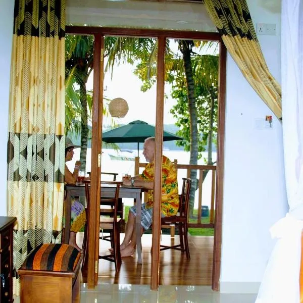 Koggala Lake view P&J Villa，位于肯克拉的酒店