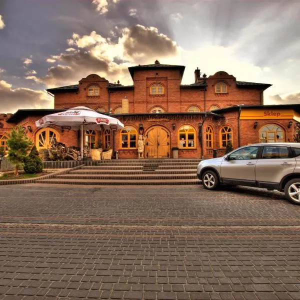 斯塔罗波尔斯卡酒店，位于Lubycza Królewska的酒店