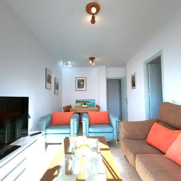 APARTAMENTO LOS BATELES - Frente a la playa，位于科尼尔-德拉弗龙特拉的酒店