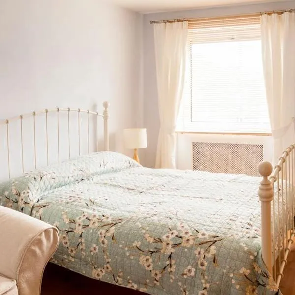 Cosy 3 Bed in the heart of Chester，位于埃尔斯米尔港的酒店