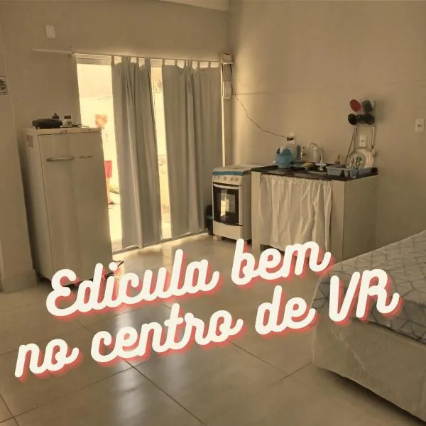 Edícula no centro de VR，位于沃尔塔雷东达的酒店