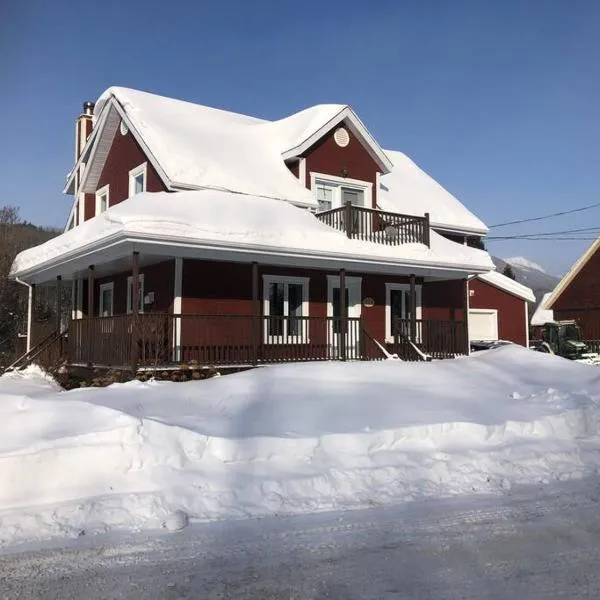 Belle maison avec vue sur la rivière，位于朗斯圣让的酒店