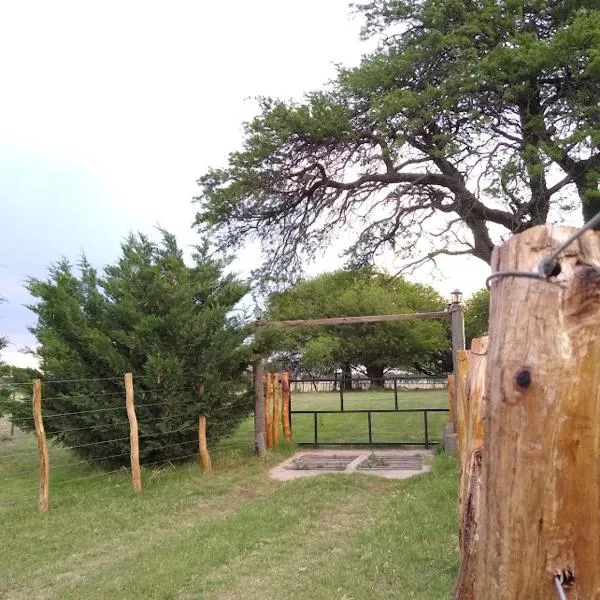 El Trébol Casa de Campo，位于Naicó的酒店