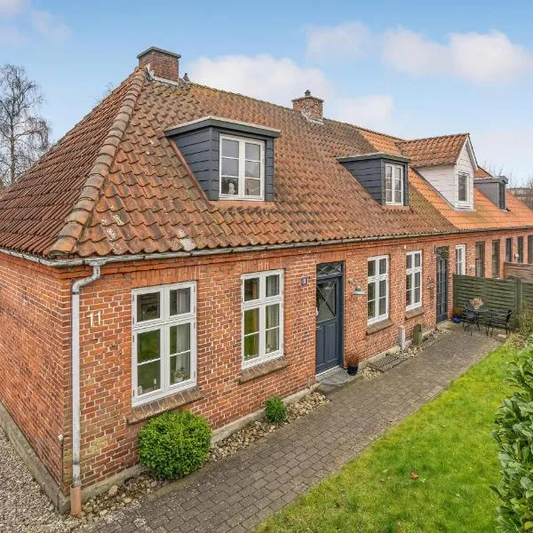 Lovely Home In Sønderborg With Kitchen，位于Augustenborg的酒店