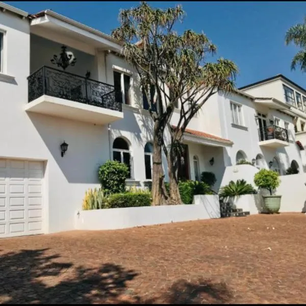 Waterkloof Mansion Boutique Hotel，位于Clubview East的酒店