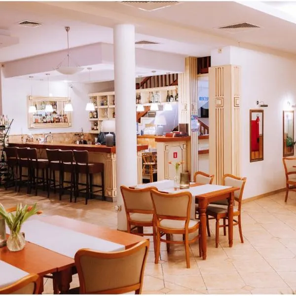 Hotel Piast，位于Cedynia的酒店