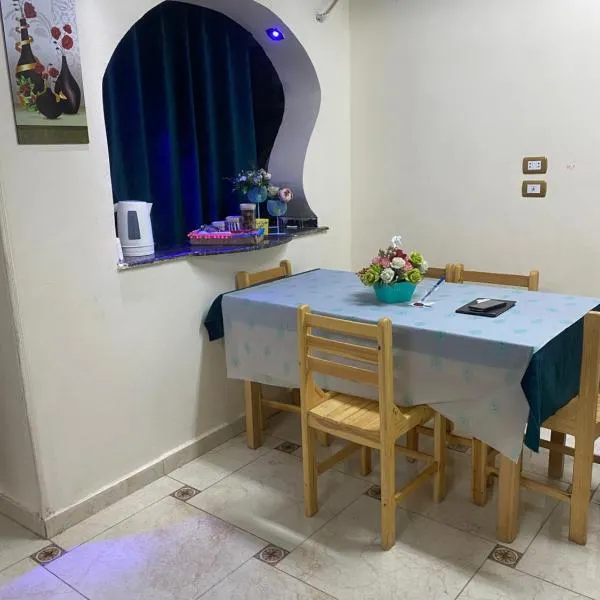 4th floor furnished apartment - no elevator，位于Naj‘ al Maḩaţţah的酒店