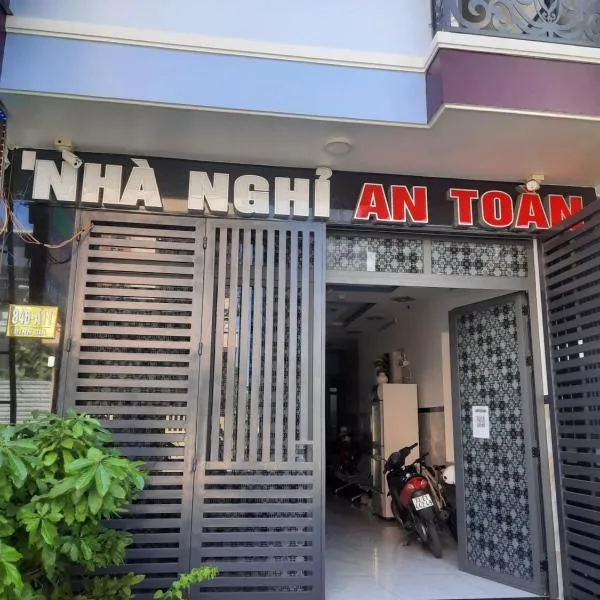 Nhà Nghỉ An Toàn，位于头顿的酒店
