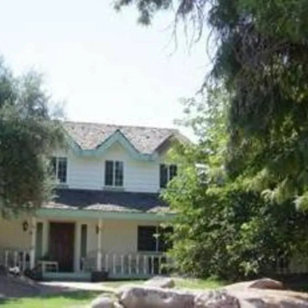 Charming Horse Ranch close to Yosemite，位于弗雷斯诺的酒店