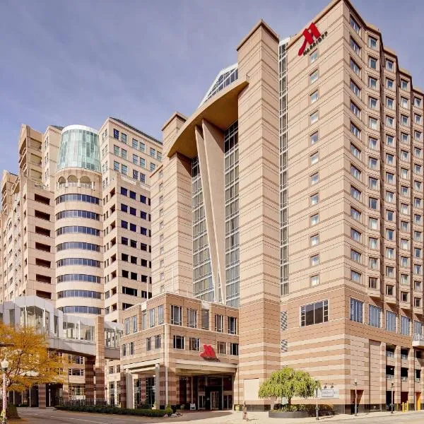 Cincinnati Marriott at RiverCenter，位于卡温顿的酒店