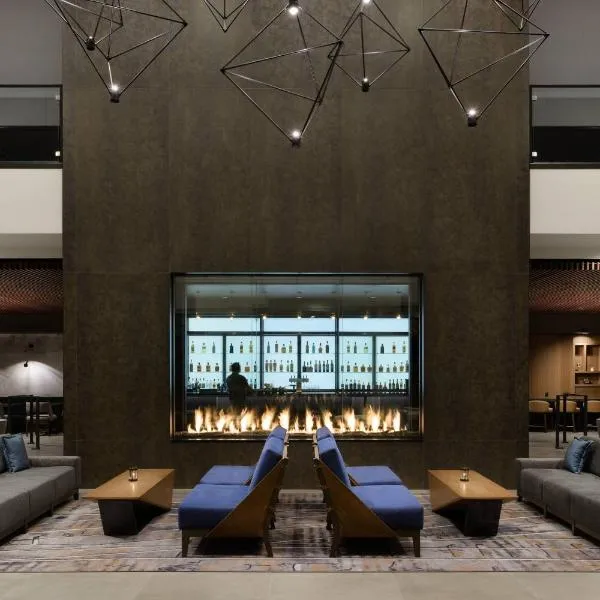 Marriott Tacoma Downtown，位于Browns Point的酒店