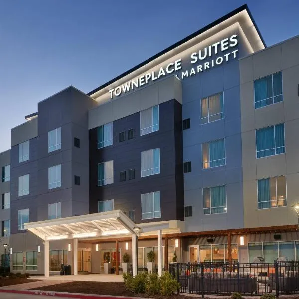 TownePlace Suites Fort Worth Northwest Lake Worth，位于艾索的酒店