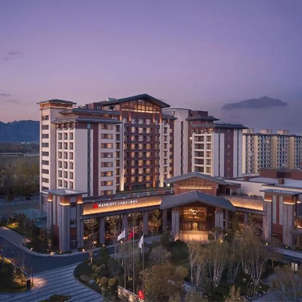 北京延庆万豪酒店，位于八达岭镇的酒店