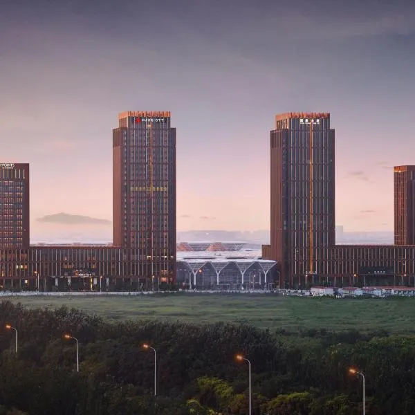 国家会展中心天津万豪酒店，位于军粮城的酒店