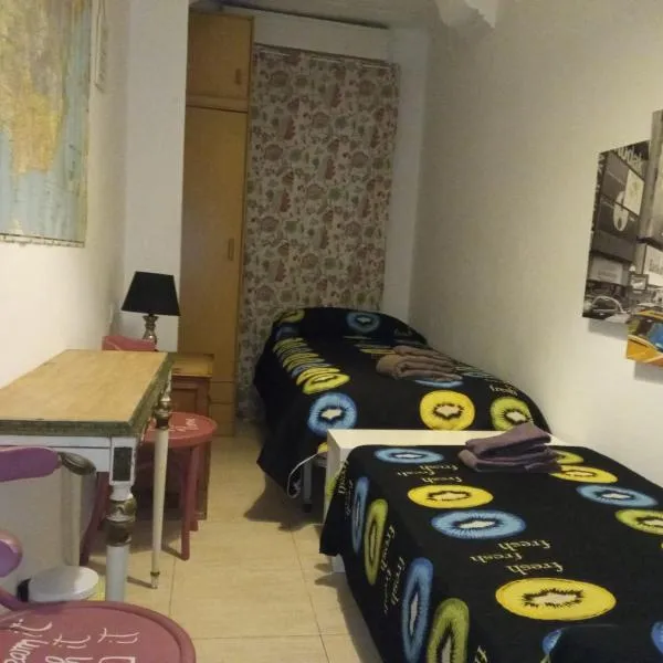 Habitación dos camas centro Gandia，位于La Drova的酒店