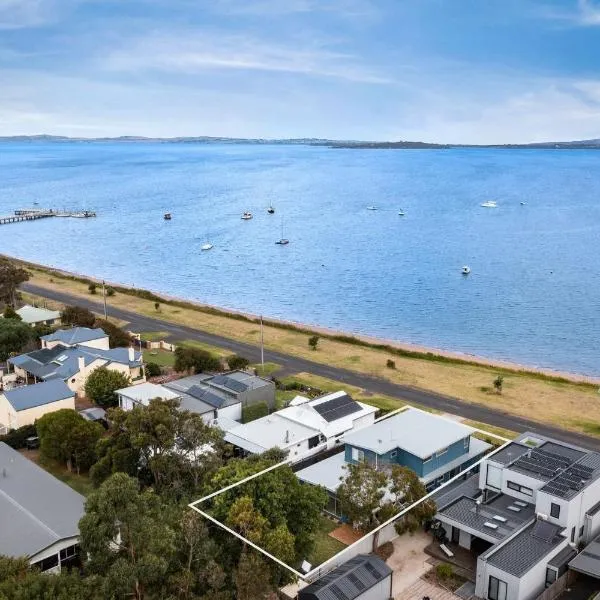 Pukeko Beach House，位于Rhyll的酒店