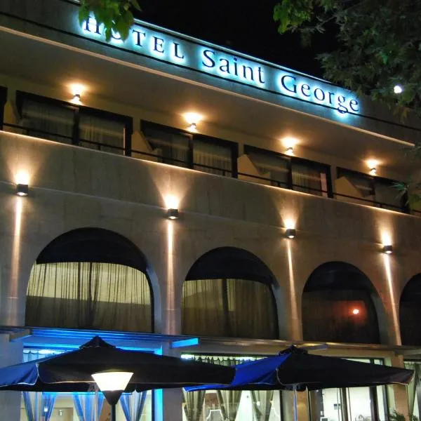 圣乔治酒店，位于艾斯普罗瓦塔的酒店