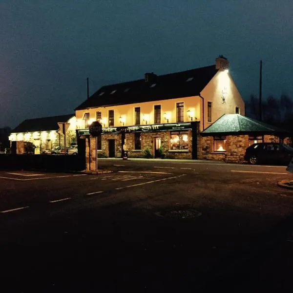 The Copper Still Bar，位于Strokestown的酒店